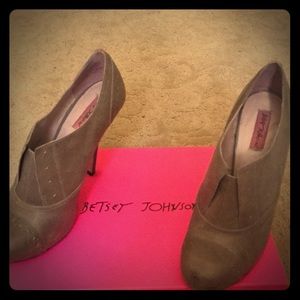 Betsey Johnson Shoes